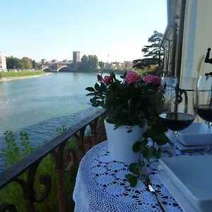 casa-archi-balcone-sul-fiume.hotelinveneto.com/